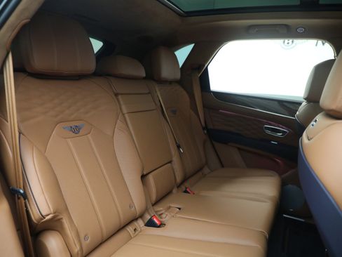 New 2025 Bentley Bentayga image 28