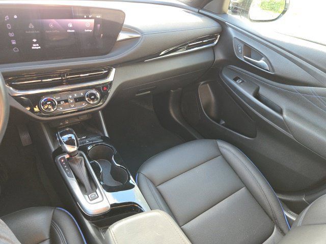 Used 2025 Buick Envista Sport Touring w/ Convenience I Package FWD image 15