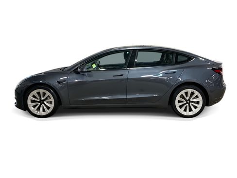 Certified 2023 Tesla Model 3 Standard Range RWD image 3