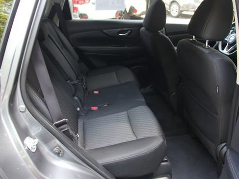 Used 2017 Nissan Rogue SV AWD/4WD image 35