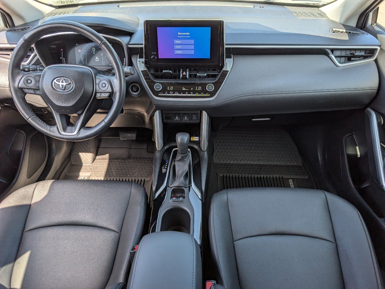 Used 2023 Toyota Corolla Cross XLE w/ Convenience Package FWD image 4