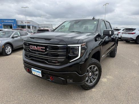 Used 2025 GMC Sierra 1500 AT4 AWD/4WD image 3