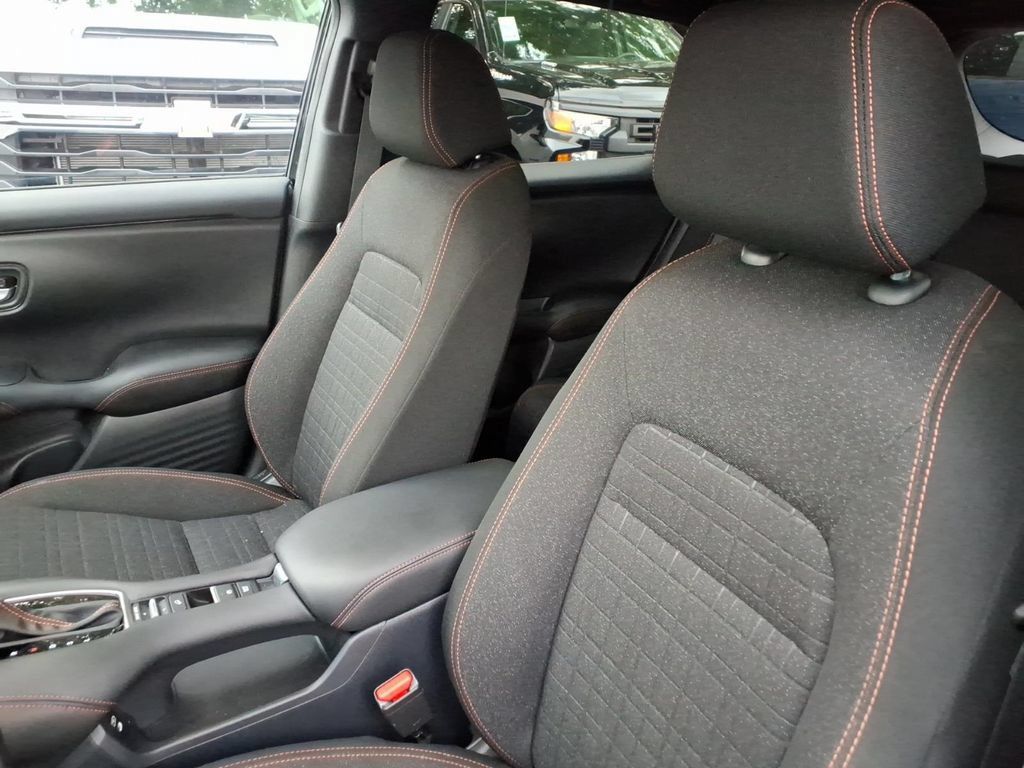 Used 2025 Honda HR-V Sport image 13