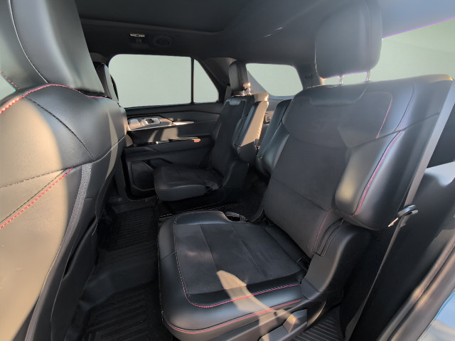Used 2025 Ford Explorer ST AWD/4WD image 11