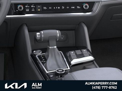 New 2025 Kia Sportage EX image 23