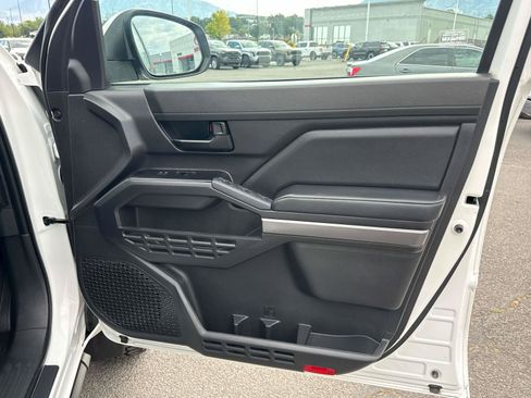 Used 2024 Toyota Tacoma SR5 AWD/4WD image 19