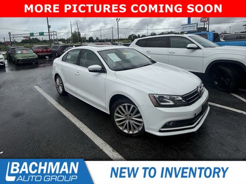 Used 2016 Volkswagen Jetta SEL FWD image 2