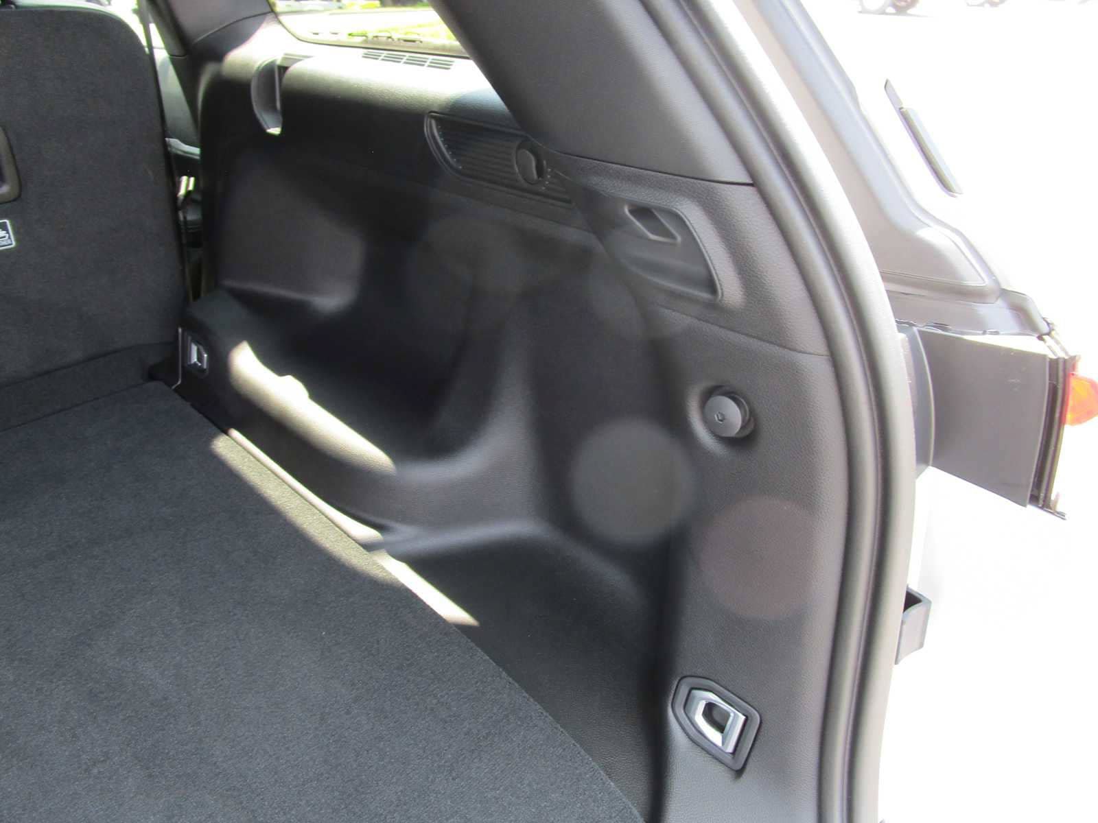 Used 2025 Jeep Grand Cherokee Limited w/ Black Appearance Package AWD/4WD image 12