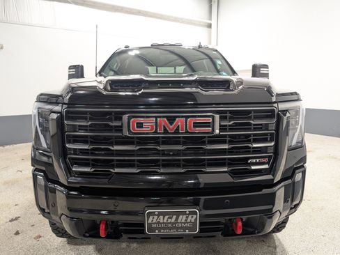 Used 2024 GMC Sierra 2500 AT4 w/ Technology Package image 8