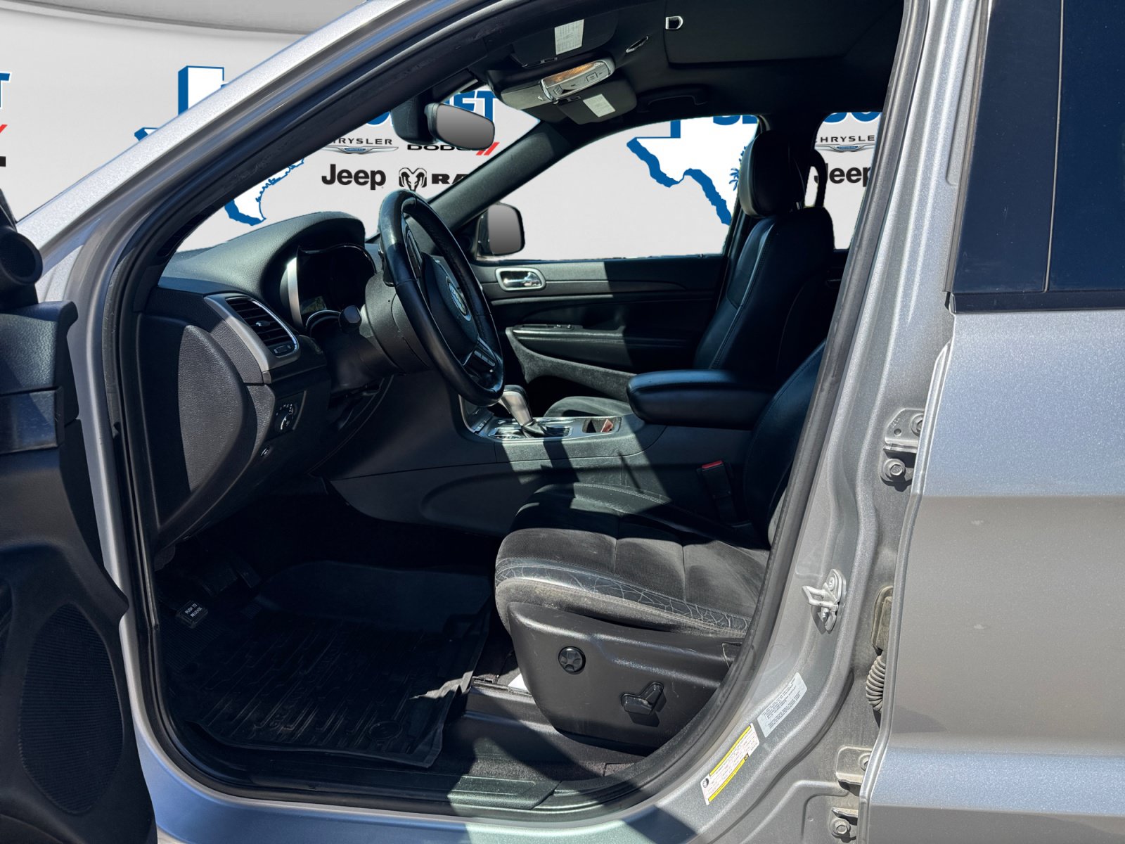 Certified 2017 Jeep Grand Cherokee Altitude AWD/4WD image 11