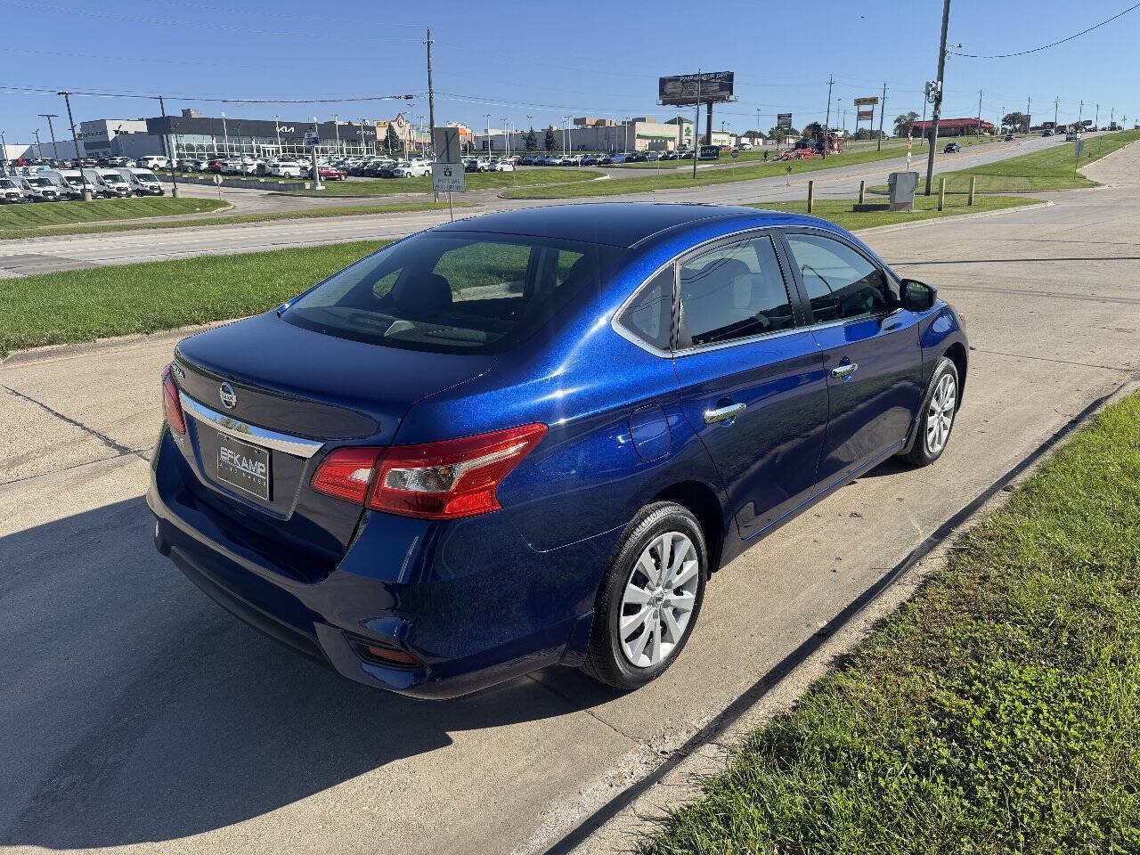 Used 2017 Nissan Sentra S FWD image 5