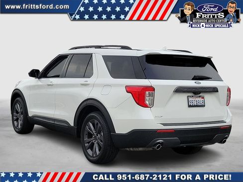 Certified 2022 Ford Explorer XLT w/ Equipment Group 202A image 3