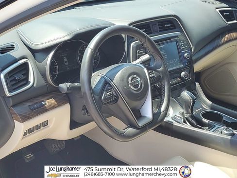 Used 2017 Nissan Maxima Platinum FWD image 12