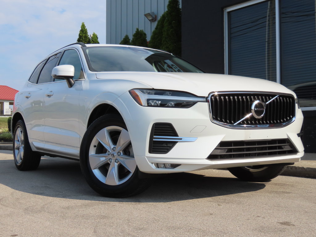 Used 2022 Volvo XC60 B5 Momentum AWD/4WD image 2