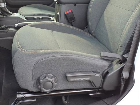 Used 2025 Jeep Wrangler Sahara image 20