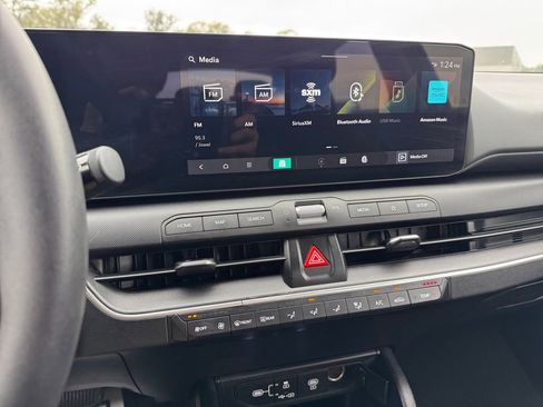 Used 2025 Kia K4 LXS image 38