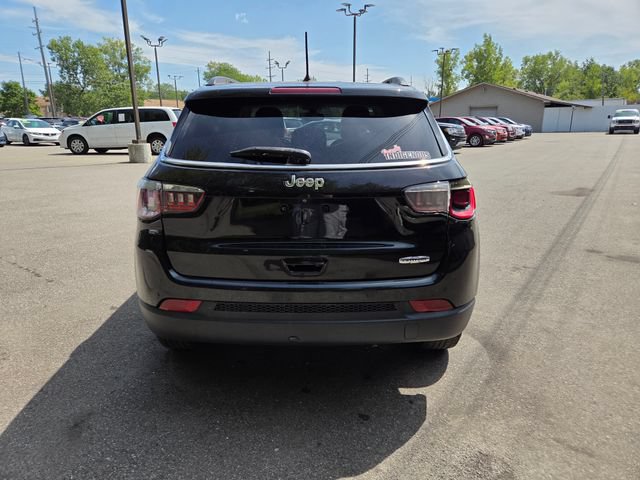 Used 2018 Jeep Compass Latitude w/ Cold Weather Group FWD image 5