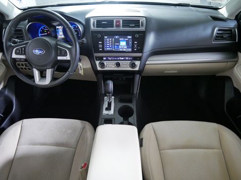 Used 2017 Subaru Outback 2.5i Premium image 10