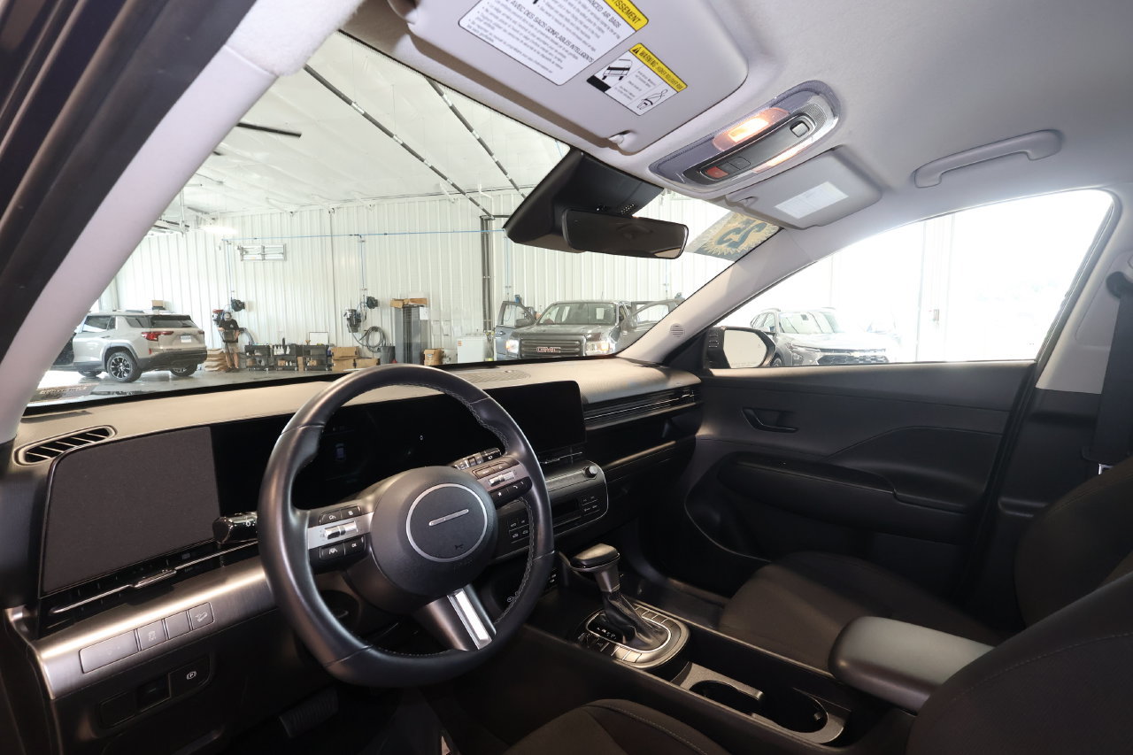 Used 2025 Hyundai Kona SEL AWD/4WD image 9