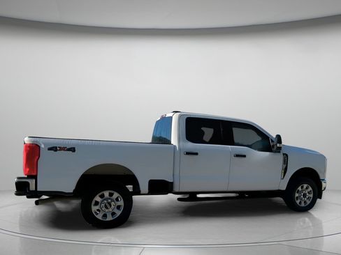 Certified 2024 Ford F250 XLT image 29