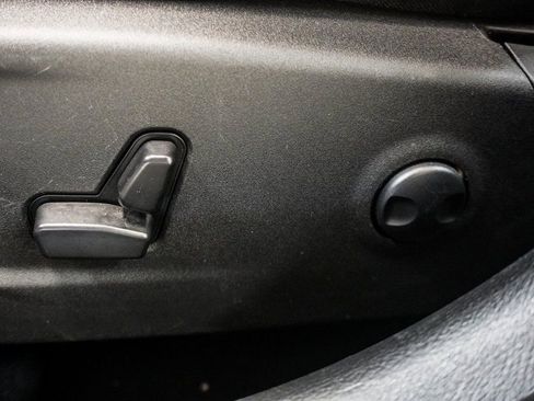 Used 2023 Chrysler 300 S image 7