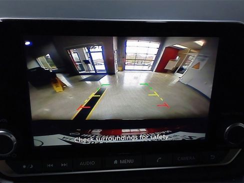 Used 2025 Nissan Rogue S image 23