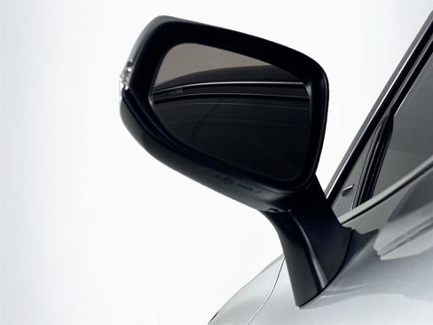 Certified 2024 Toyota Highlander LE image 10