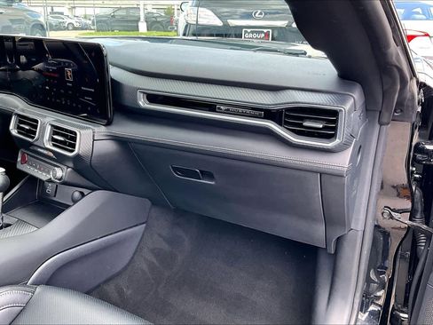 Used 2025 Ford Mustang Premium RWD image 15