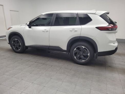 Used 2024 Nissan Rogue SV FWD image 3