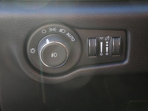 New 2026 Chrysler Pacifica Pinnacle image 14