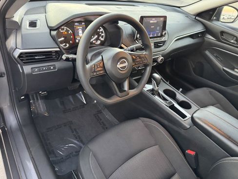 Used 2025 Nissan Altima 2.5 S image 11