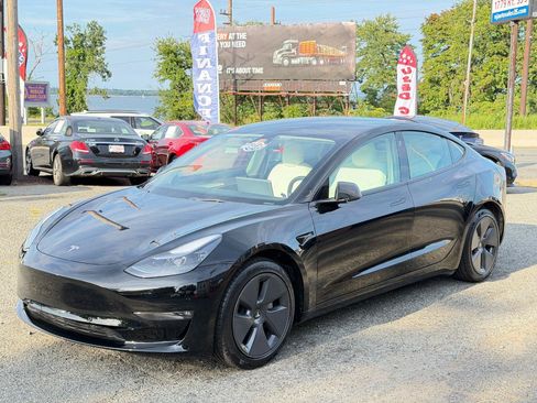Used 2022 Tesla Model 3 Long Range AWD/4WD image 8