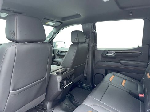 Used 2025 GMC Sierra 1500 AT4 image 43