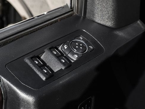 Used 2016 Ford F150 Platinum w/ Equipment Group 701A Luxury image 39