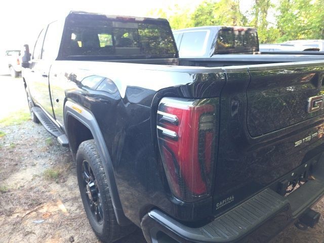 Used 2025 GMC Sierra 2500 AT4 w/ AT4 Premium Plus Package AWD/4WD image 6