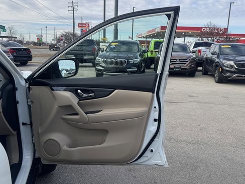 Used 2016 Nissan Rogue SL w/ SL Premium Package image 27