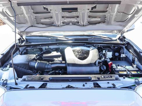 Certified 2019 Toyota Tacoma TRD Sport w/ Technology Package RWD image 33