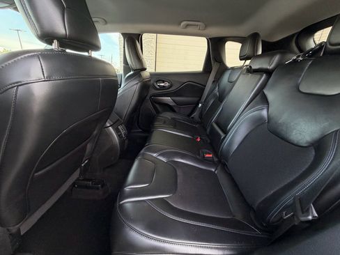 Used 2020 Jeep Cherokee Latitude Plus image 15