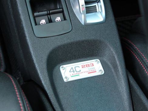Used 2015 Alfa Romeo 4C Launch Edition w/ Convenience Group RWD image 27