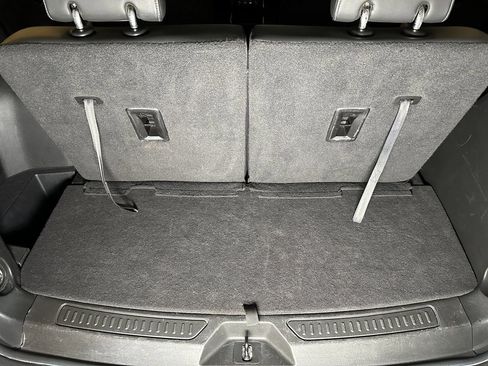 Used 2023 GMC Acadia SLT image 22