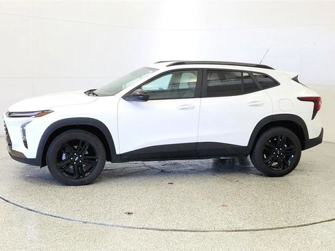 Used 2025 Chevrolet Trax ACTIV w/ Driver Confidence Package FWD image 4