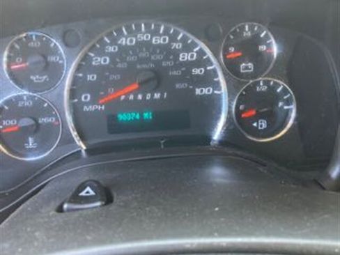 Used 2018 Chevrolet Express 2500 w/ Driver Convenience Package image 10