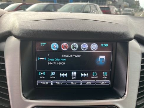 Used 2020 GMC Yukon XL SLT w/ Premium Edition image 29