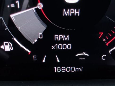 Used 2026 GMC Acadia Elevation w/ Elevation Premium Package FWD image 17
