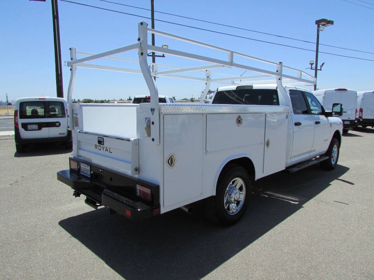 Used 2024 RAM 3500 SLT AWD/4WD image 7