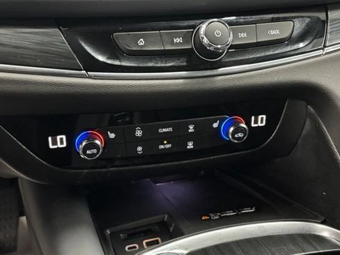 Used 2024 Buick Enclave Essence w/ Sport Touring Edition FWD image 29