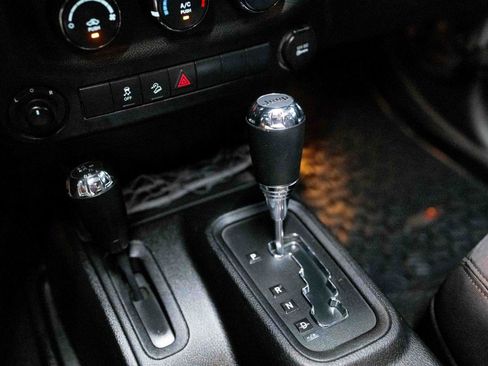 Used 2013 Jeep Wrangler Sport AWD/4WD image 62