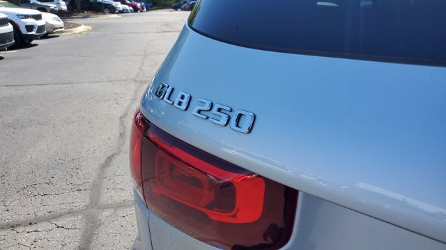 Used 2023 Mercedes-Benz GLB 250 4MATIC image 24