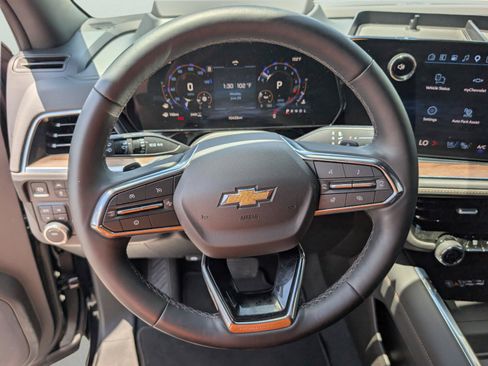 Used 2025 Chevrolet Tahoe High Country AWD/4WD image 21
