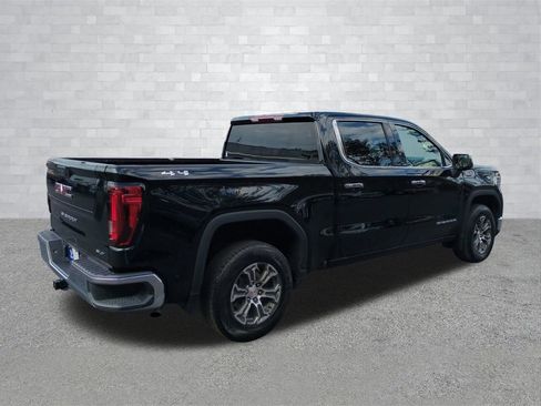 Used 2025 GMC Sierra 1500 SLT image 4